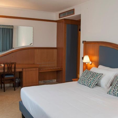 Hotel Centrale サバウディア エクステリア 写真