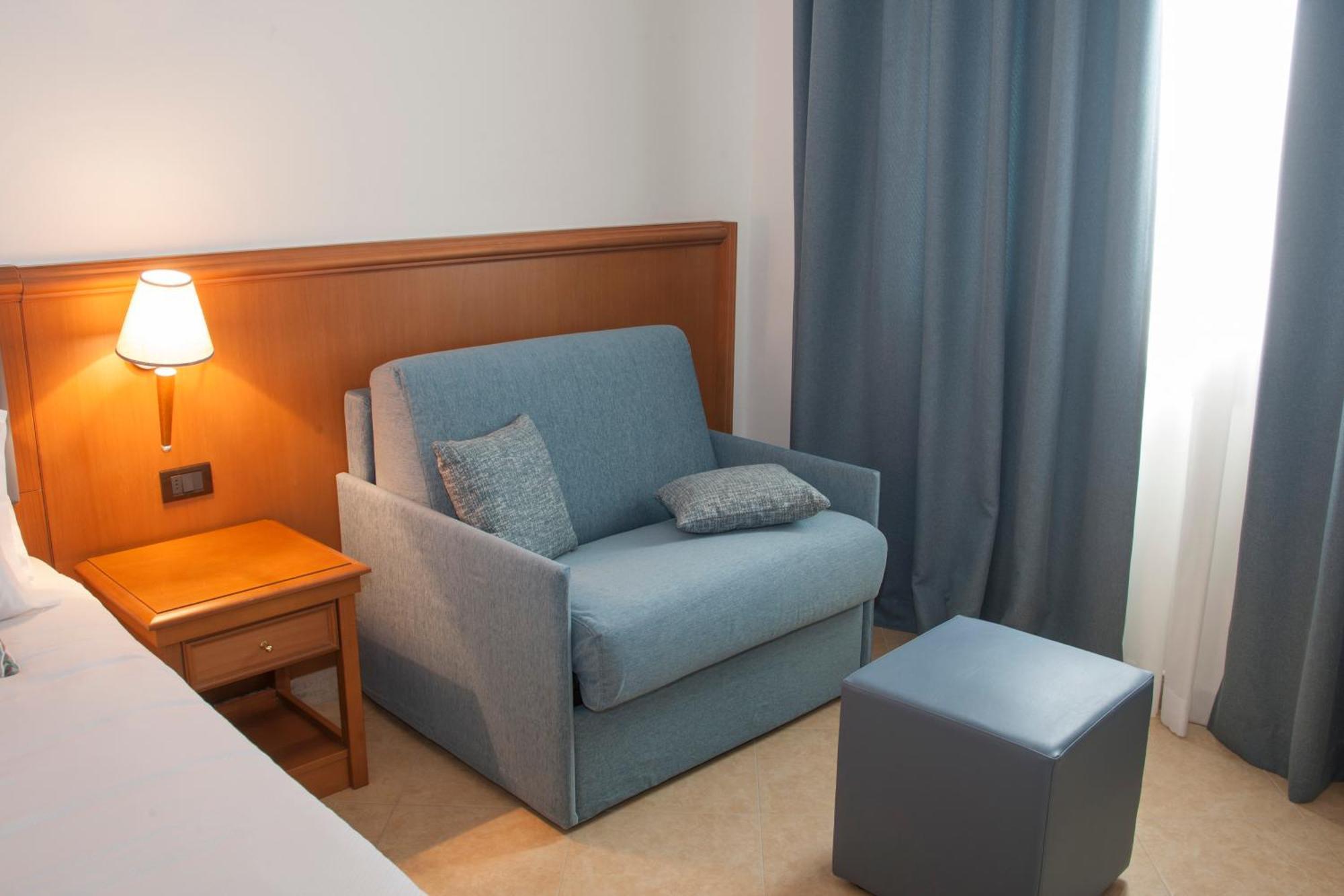 Hotel Centrale サバウディア エクステリア 写真