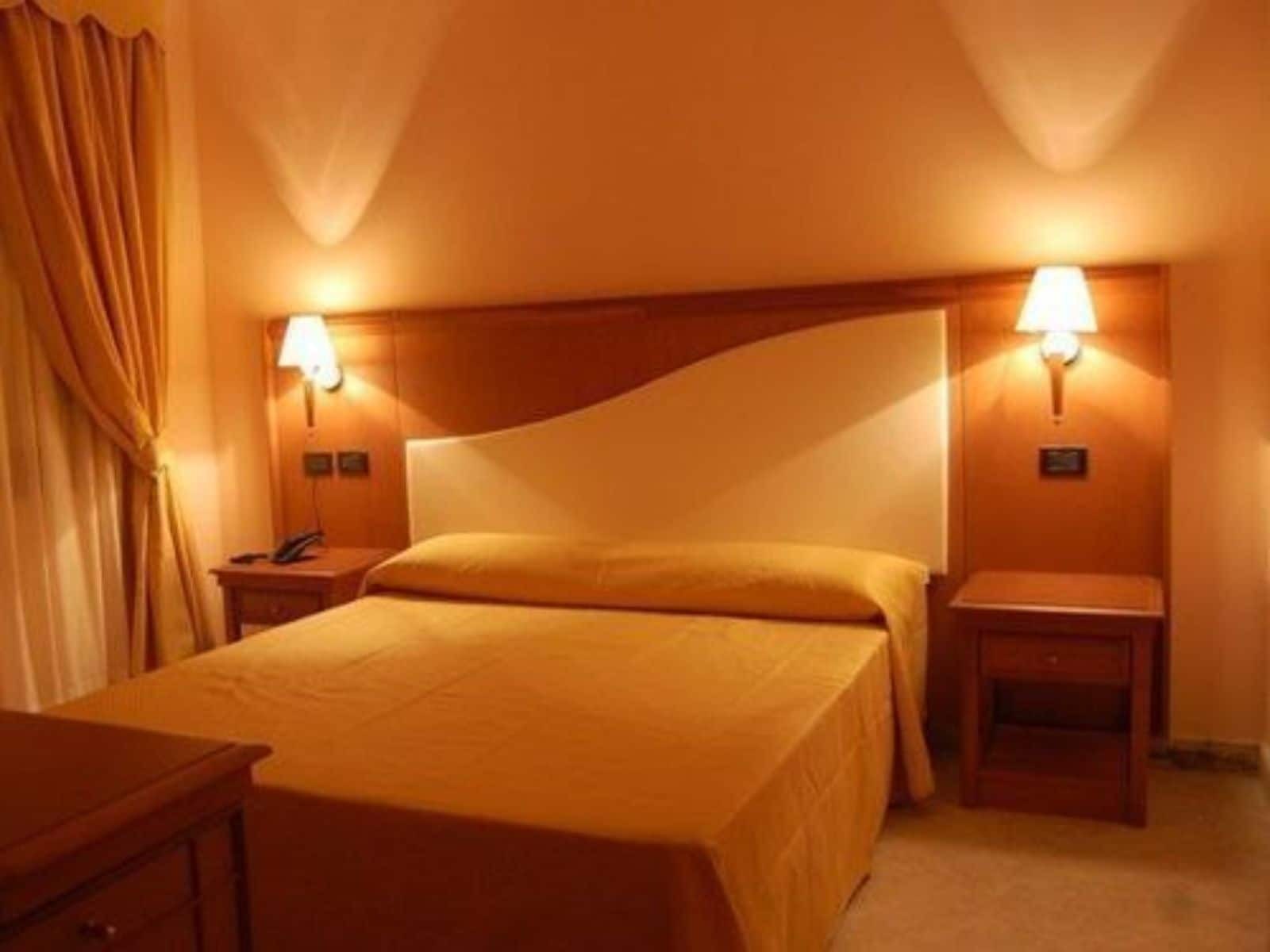 Hotel Centrale サバウディア エクステリア 写真