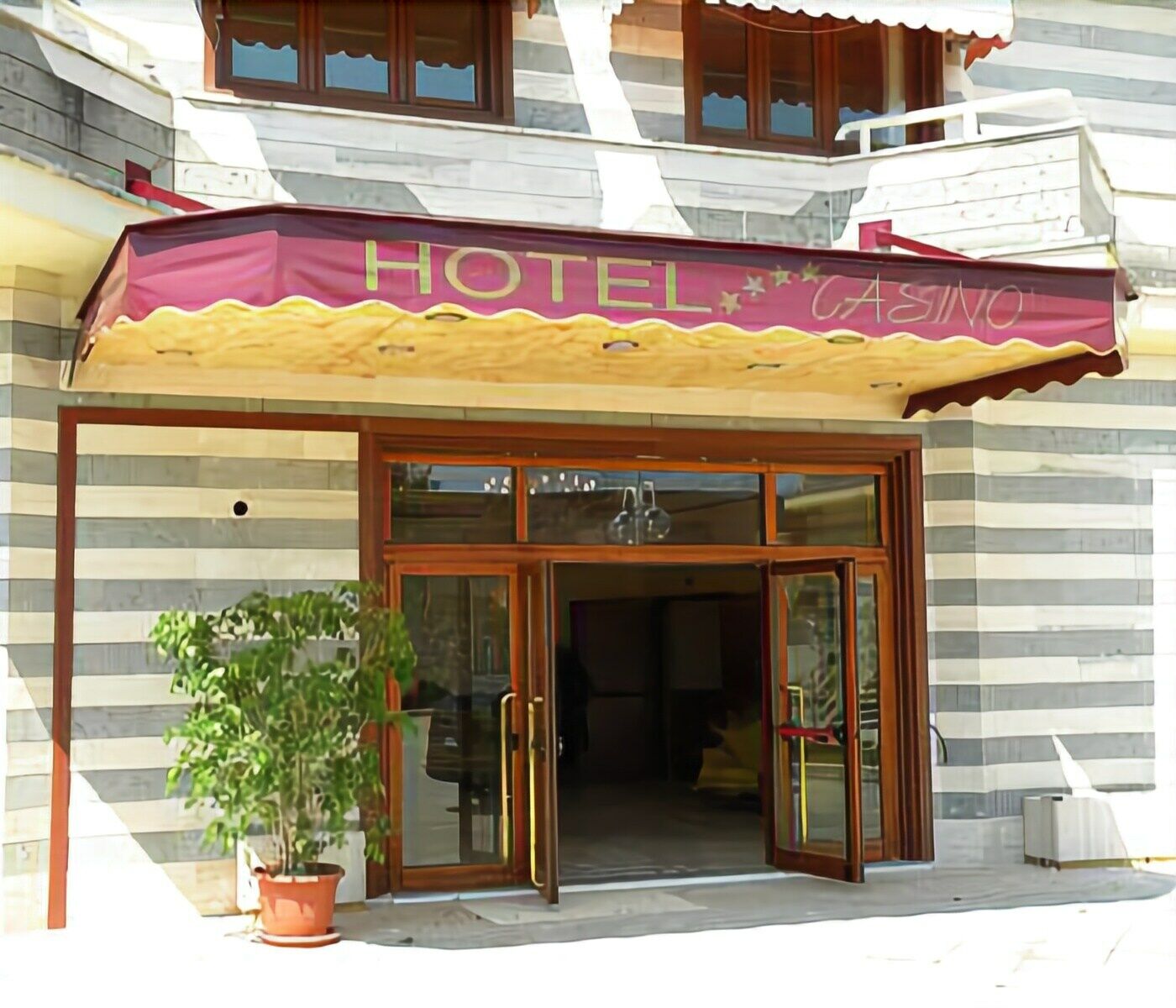 Hotel Centrale サバウディア エクステリア 写真